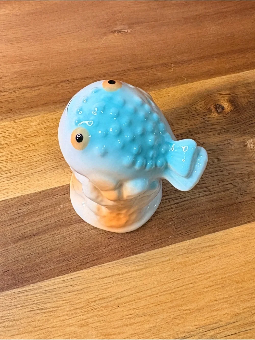 Cracker Barrel Turquoise and White Puffer Fish & SeaTurtle Salt & Pepper Shakers